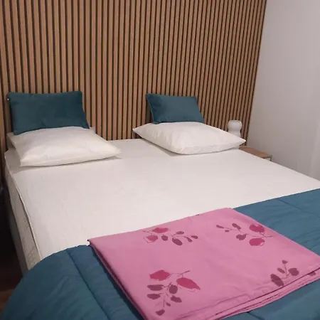 Au Petit Bonheur T2 4 Personnes * Le Mont-Dore