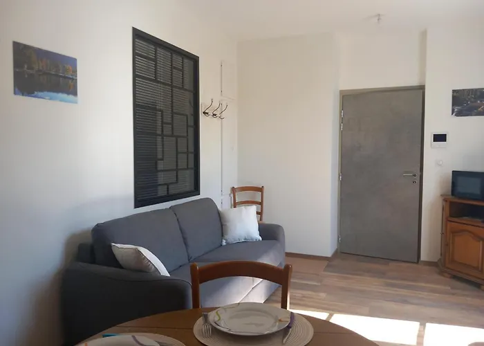 Apartment Au Petit Bonheur T2 4 Personnes